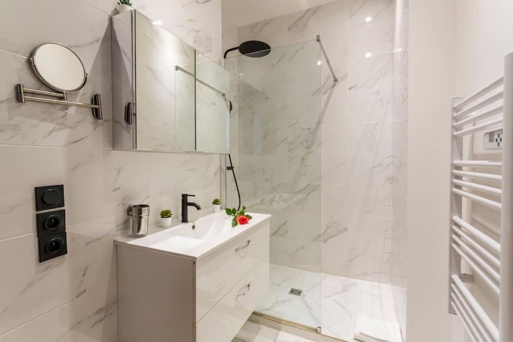 Suite Paris, Tour Eiffel, Champs Elysees מראה חיצוני תמונה