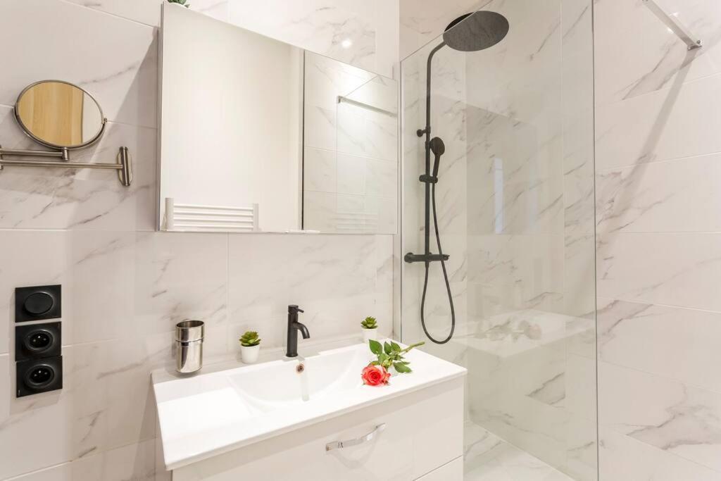 Suite Paris, Tour Eiffel, Champs Elysees מראה חיצוני תמונה