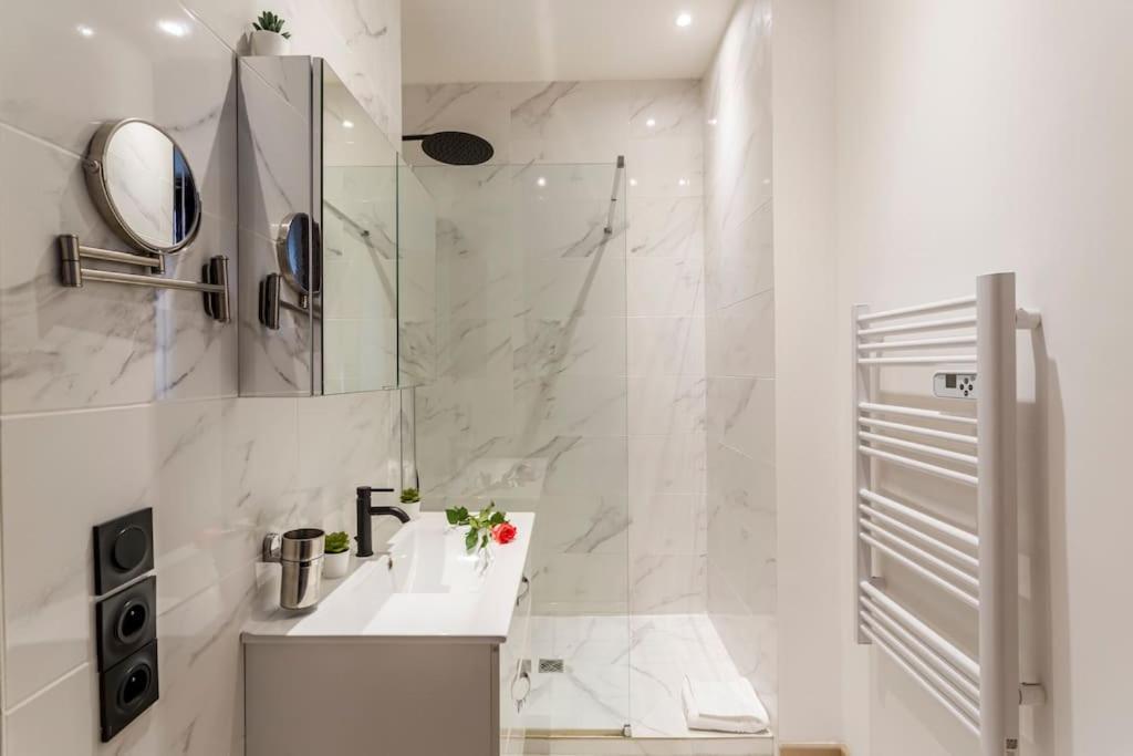 Suite Paris, Tour Eiffel, Champs Elysees מראה חיצוני תמונה